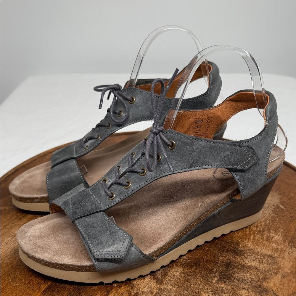 Taos Sandals Wm 11 Tie Wish Wedge Heel Stone Gray Leather Comfort Adjustable